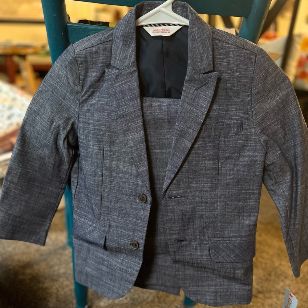 Boys size 6 suit with matching pants